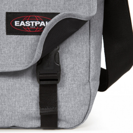 eastpak-delegate+-umhängetasche-sunday-grey 4