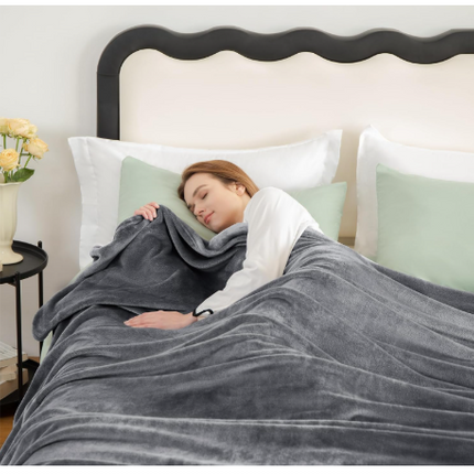 wavve-fleecedecke-220x240-grau-wohndecke 2